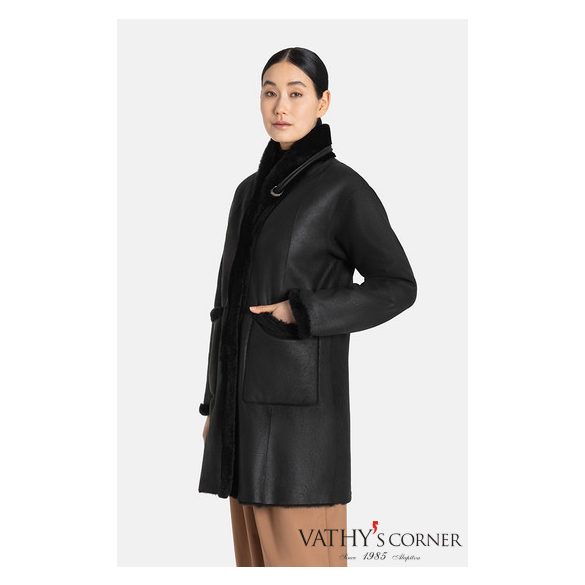 Werner Christ Női kifordítható báránybőr kabát bőrpántokkal 2883 666 Cilia 